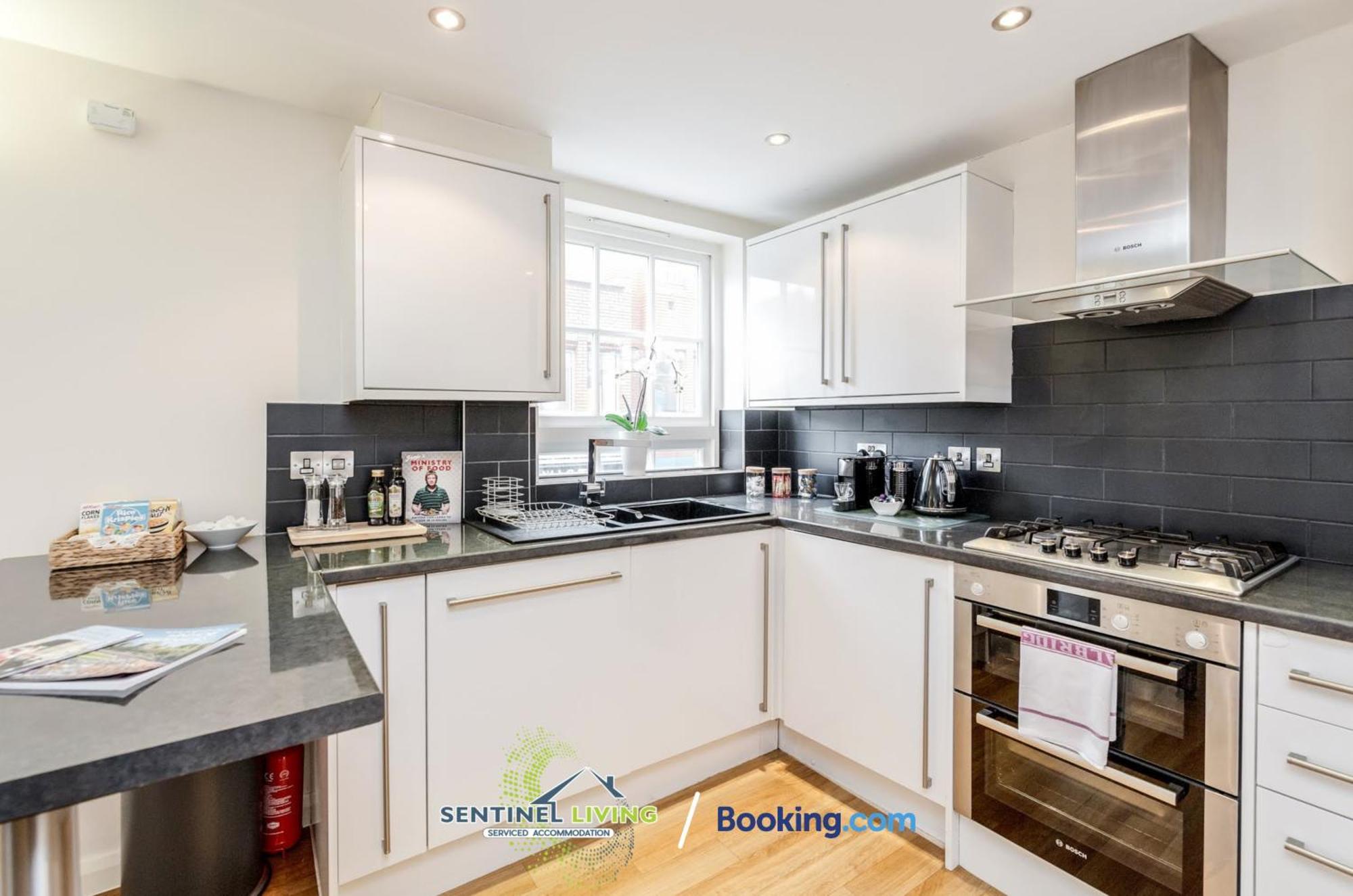 Apartmán Windsor Flat 2 Bed By Sentinel Living With Free Wifi And Parking Exteriér fotografie
