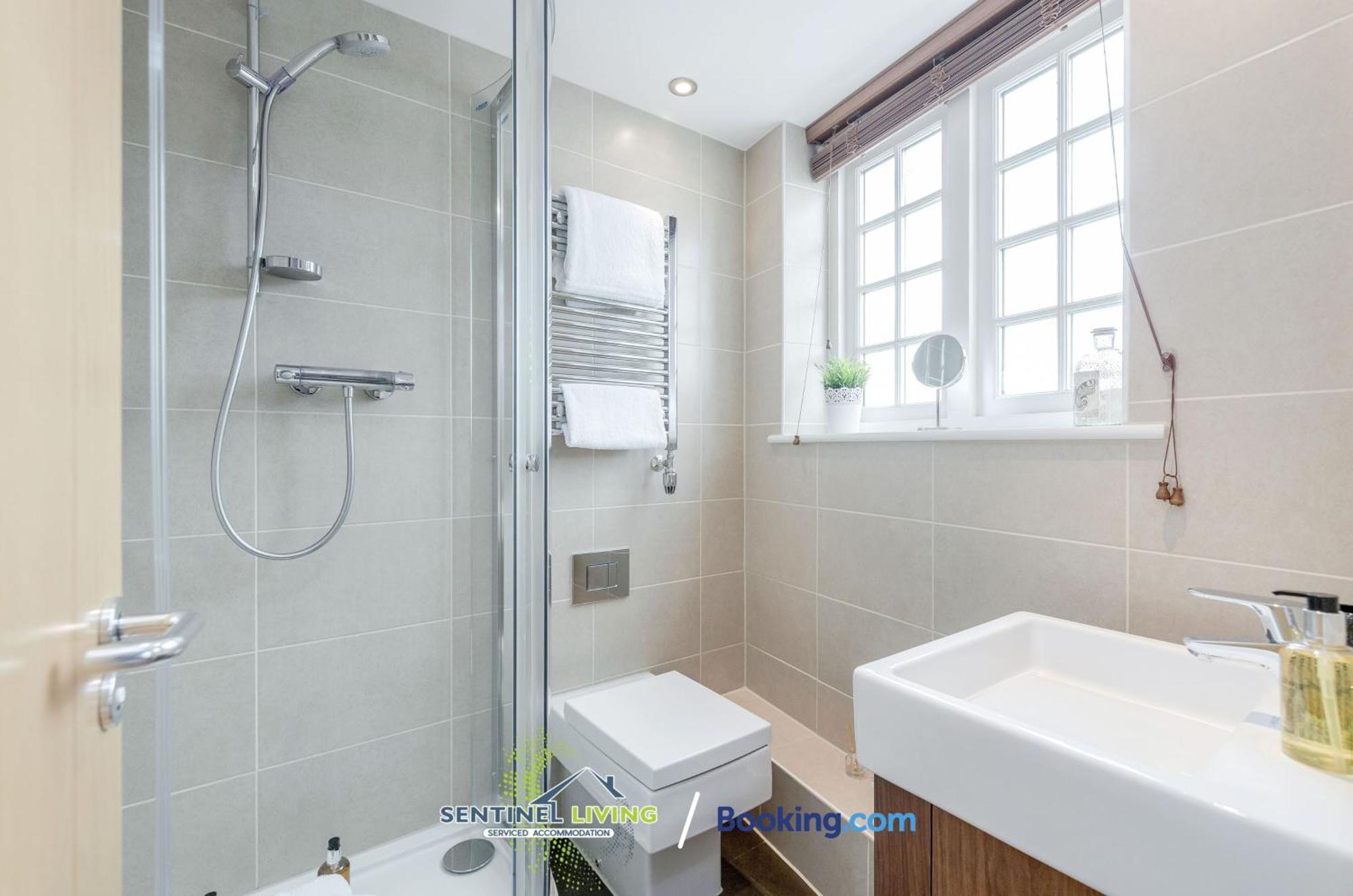 Apartmán Windsor Flat 2 Bed By Sentinel Living With Free Wifi And Parking Exteriér fotografie