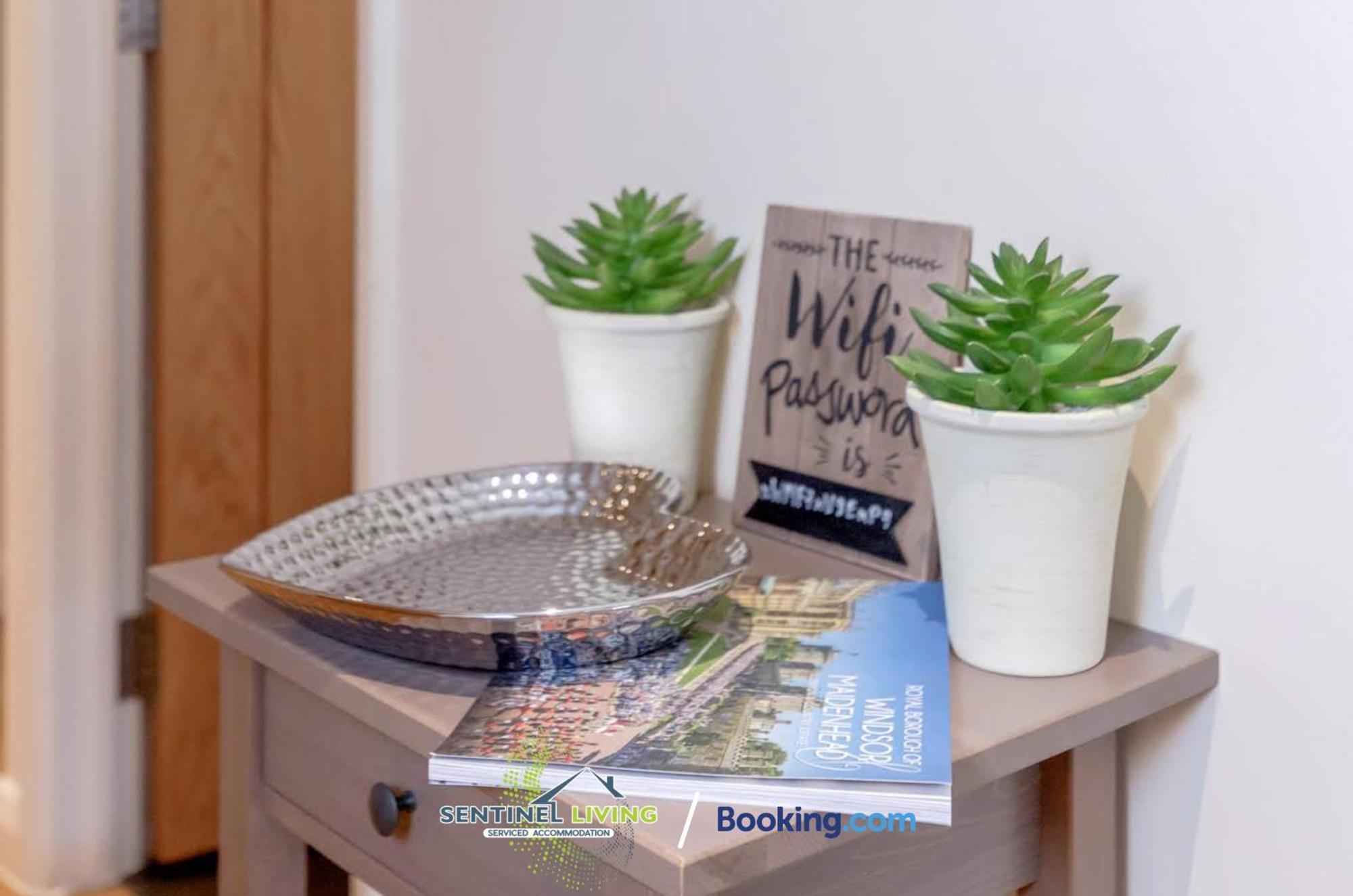 Apartmán Windsor Flat 2 Bed By Sentinel Living With Free Wifi And Parking Exteriér fotografie